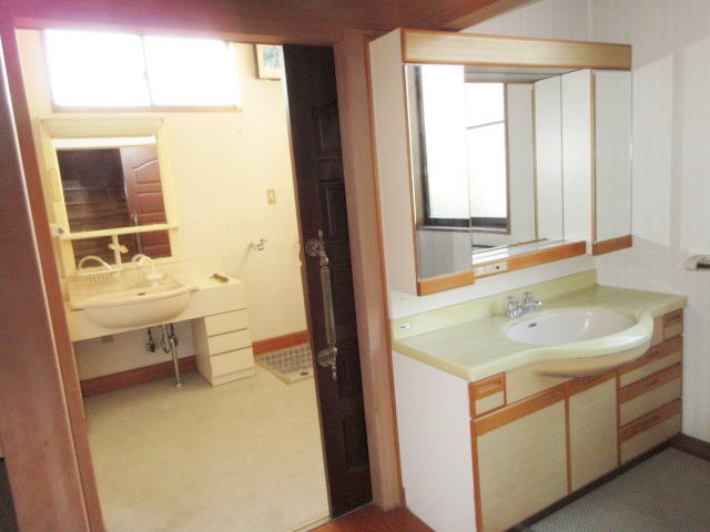 1階洗面(車椅子仕様)