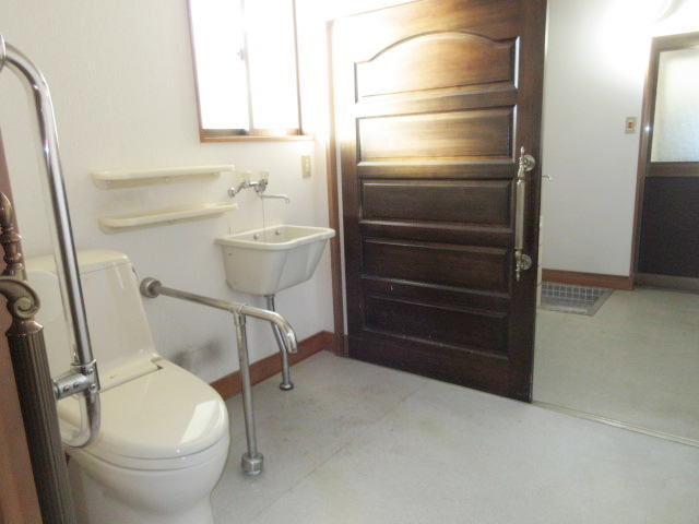 トイレ(車椅子仕様)